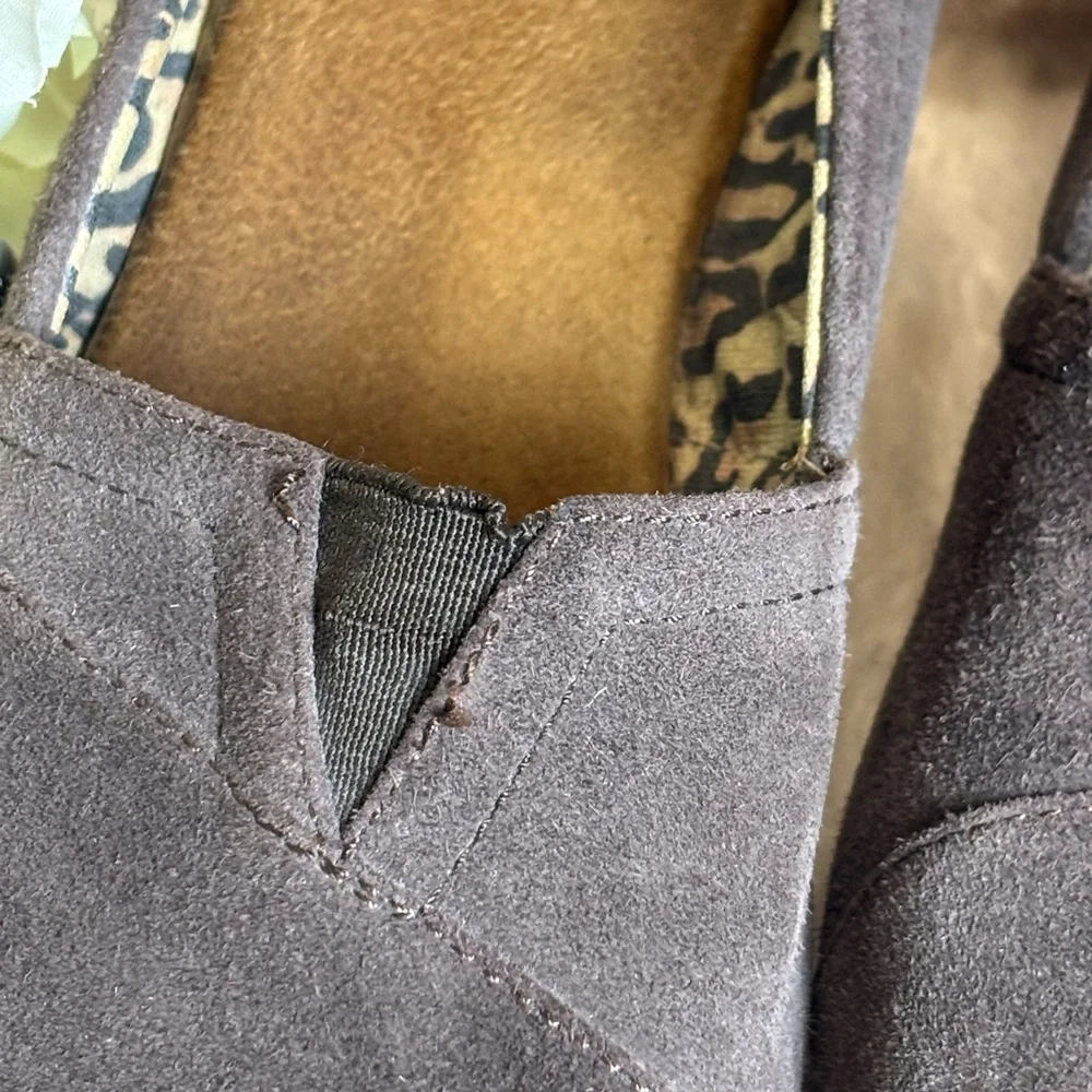 TOMS Women's Taupe Suede Wedges size 9